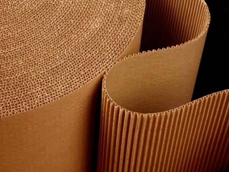 Cajas de cartón ondulado para embalaje industrial respetuosas con el medio  ambiente