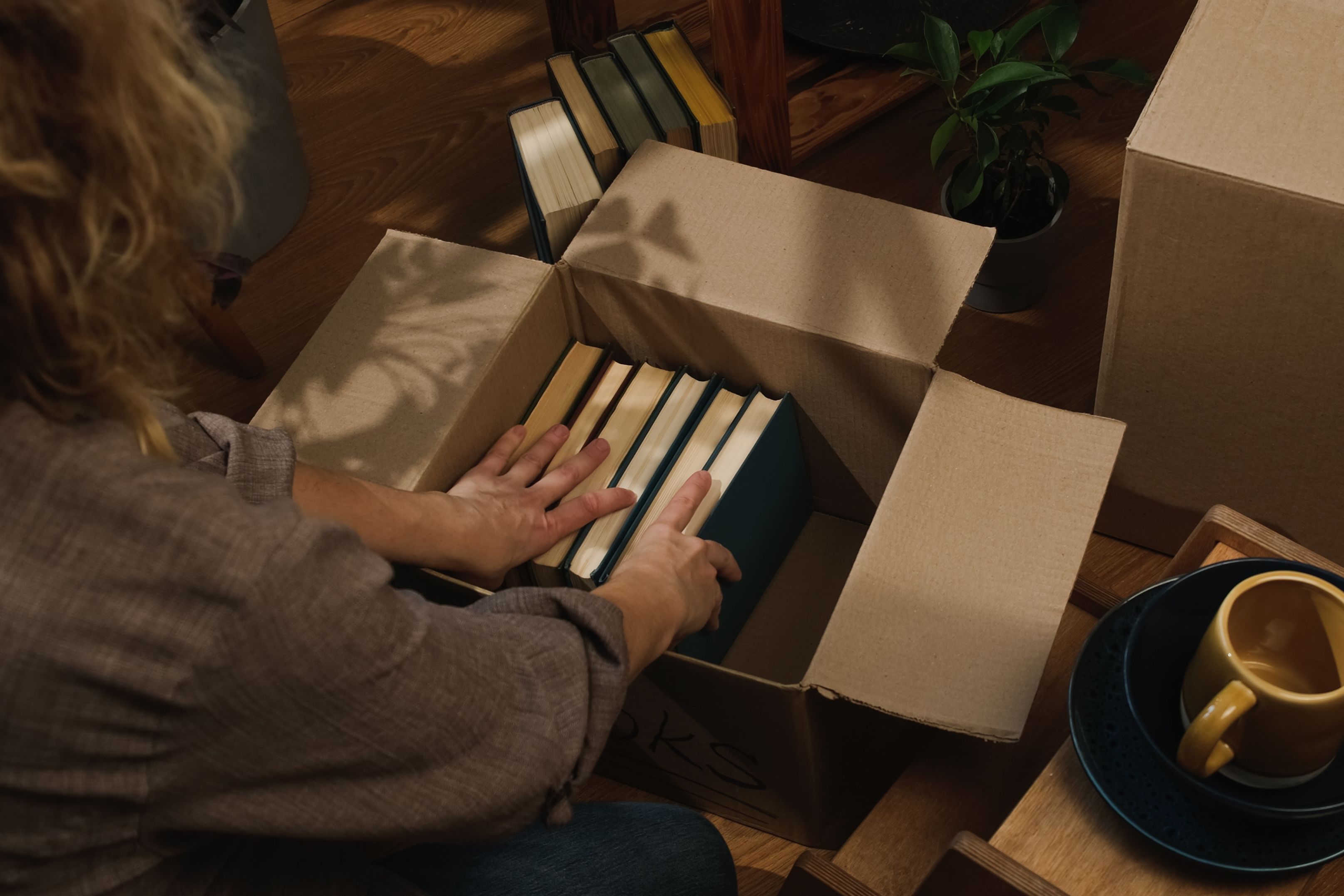 Cajas para libros: cómo elegir el mejor embalaje para envíos, mudanzas o regalos
